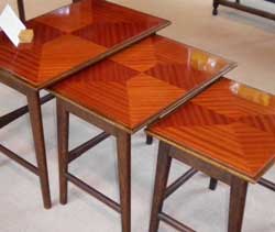 ネストテーブル